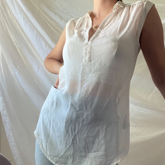 Le Château sheer sleeveless blouse - Picture 1 of 2